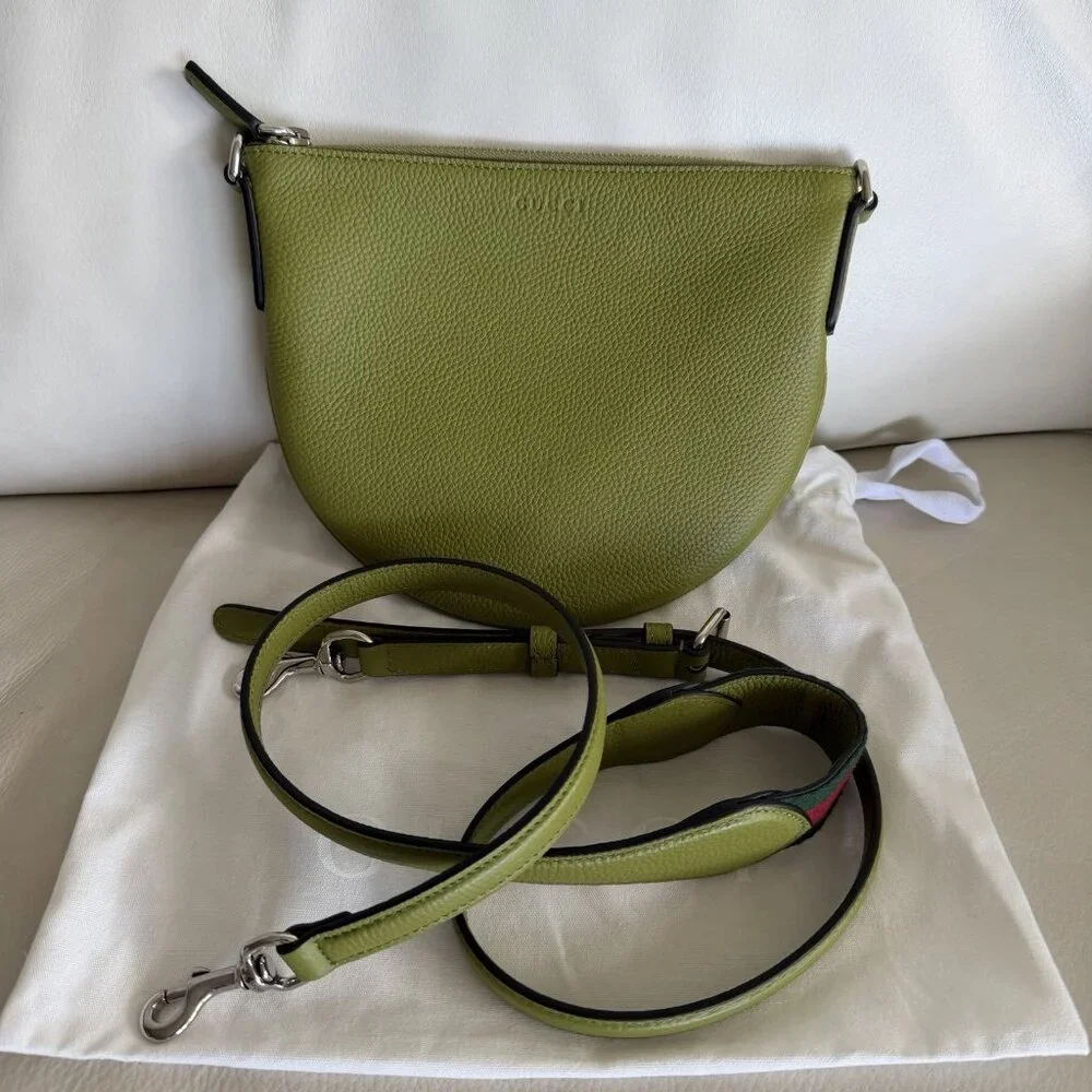 NEW GUCCI B Small $1560 Olive Green Grained Leather Crossbody Bag